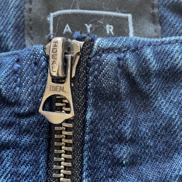 AYR Blue Denim Frayed Front Zipper Opening Mini Skirt ❤️🔥 - Picture 3 of 6